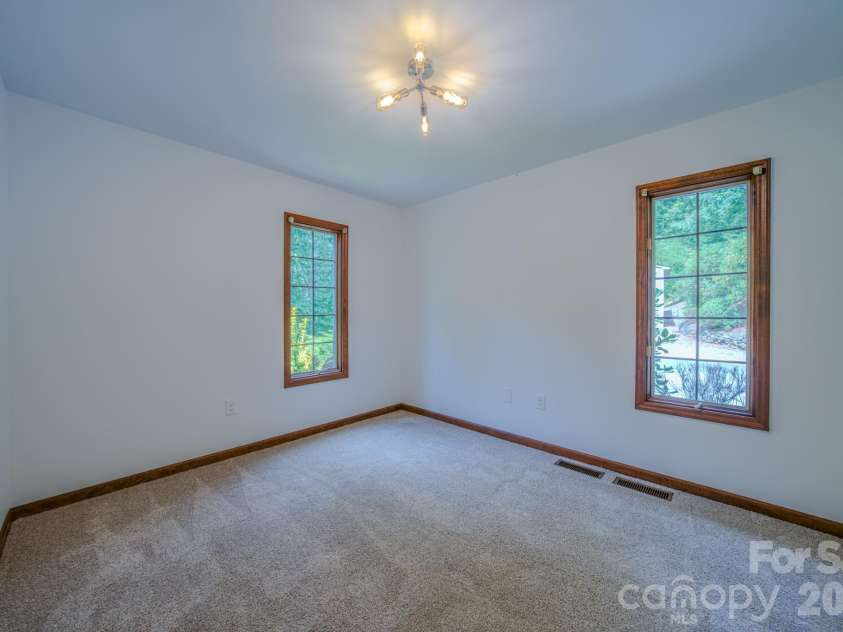 452 Cragmont Road, Black Mountain, NC 28711.  MLS# CAR4299091, YatesRealty ID 2116. 