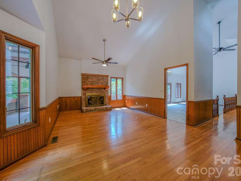452 Cragmont Road, Black Mountain, NC 28711.  MLS# CAR4299091, YatesRealty ID 2116. 