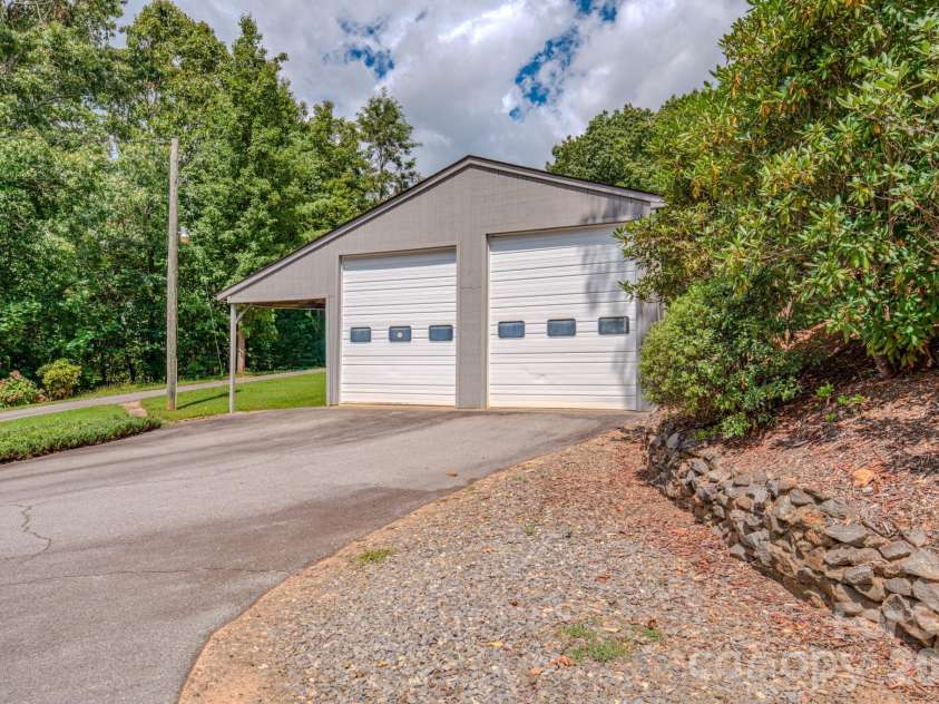 452 Cragmont Road, Black Mountain, NC 28711.  MLS# CAR4299091, YatesRealty ID 2116. 