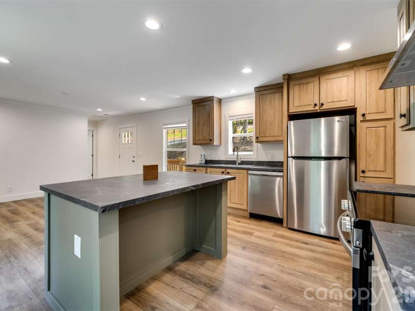 75 Windswept Lane, Hayesville, NC 28904.  MLS# CAR4320566, YatesRealty ID 2116. 