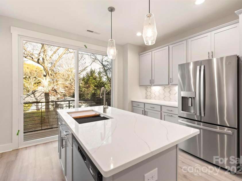 1411 Collier Walk Alley, Charlotte, NC 28205.  MLS# CAR4138994, YatesRealty ID 21160. 