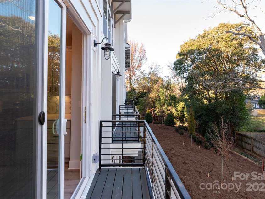 1411 Collier Walk Alley, Charlotte, NC 28205.  MLS# CAR4138994, YatesRealty ID 21160. 