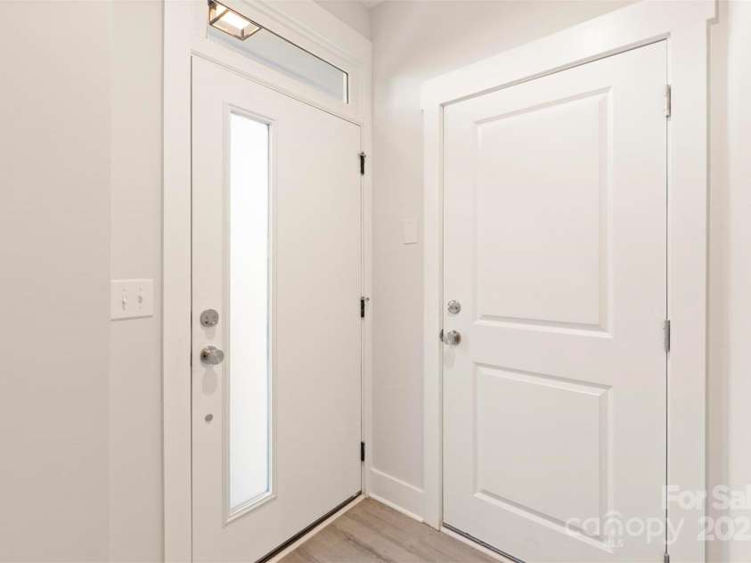 1411 Collier Walk Alley, Charlotte, NC 28205.  MLS# CAR4138994, YatesRealty ID 21160. Entry