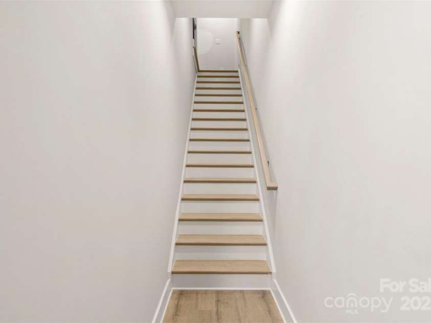 1411 Collier Walk Alley, Charlotte, NC 28205.  MLS# CAR4138994, YatesRealty ID 21160. Entry