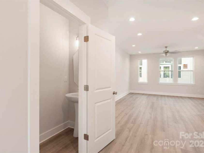 1411 Collier Walk Alley, Charlotte, NC 28205.  MLS# CAR4138994, YatesRealty ID 21160. Main floor powder