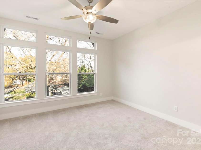 1411 Collier Walk Alley, Charlotte, NC 28205.  MLS# CAR4138994, YatesRealty ID 21160. Premier Suite