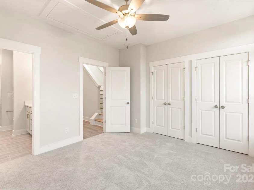 1411 Collier Walk Alley, Charlotte, NC 28205.  MLS# CAR4138994, YatesRealty ID 21160. Premier Suite