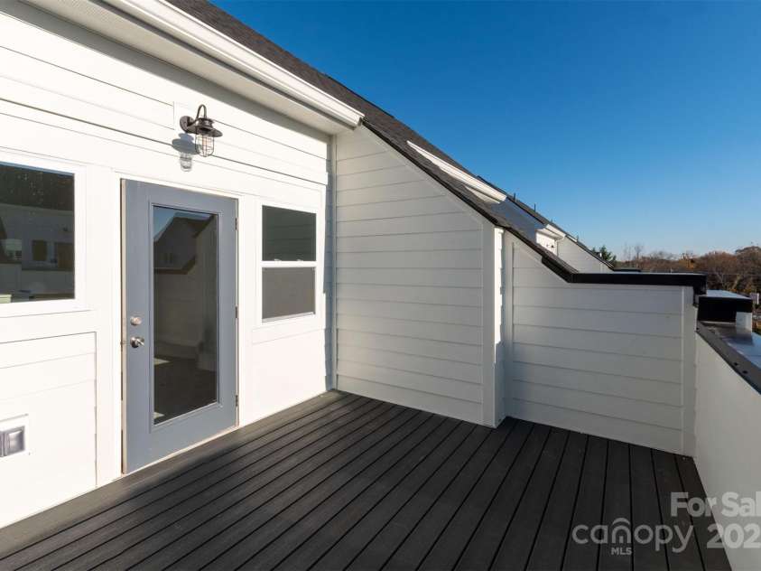 1411 Collier Walk Alley, Charlotte, NC 28205.  MLS# CAR4138994, YatesRealty ID 21160. Rooftop Terrace