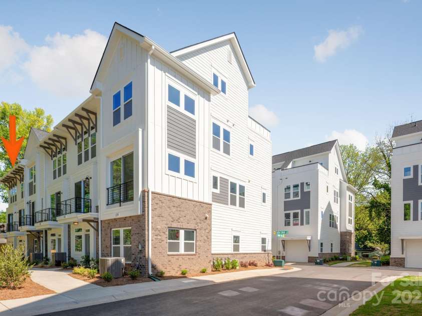 1211 34th Street, Charlotte, NC 28205.  MLS# CAR4139004, YatesRealty ID 21161. 