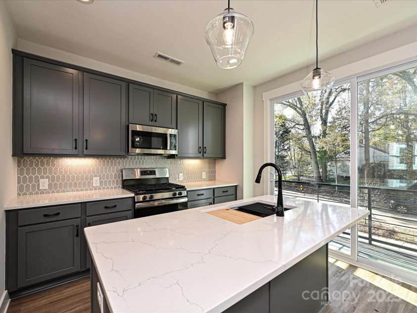 1211 34th Street, Charlotte, NC 28205.  MLS# CAR4139004, YatesRealty ID 21161. Kitchen