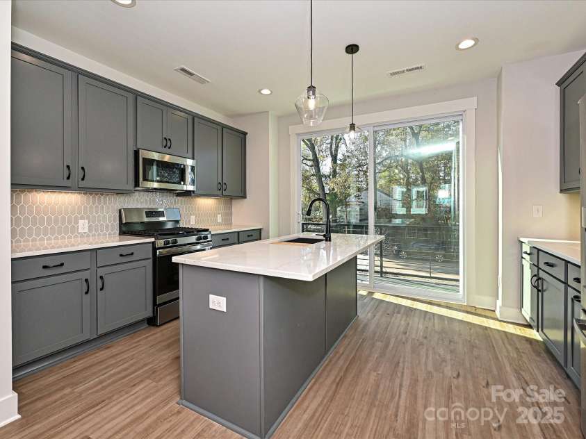 1211 34th Street, Charlotte, NC 28205.  MLS# CAR4139004, YatesRealty ID 21161. Kitchen