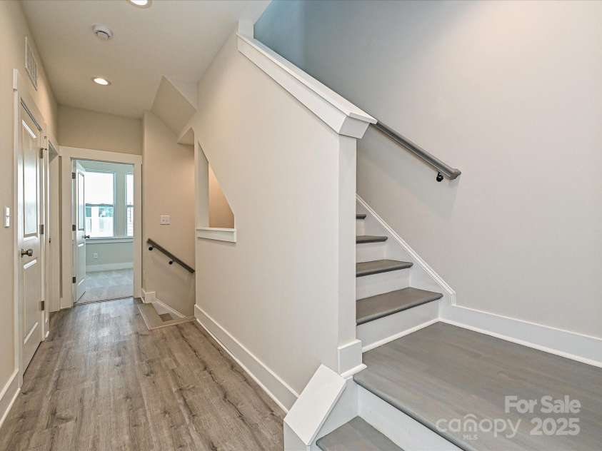 1217 34th Street, Charlotte, NC 28205.  MLS# CAR4139009, YatesRealty ID 21162. 3rd Floor Hall