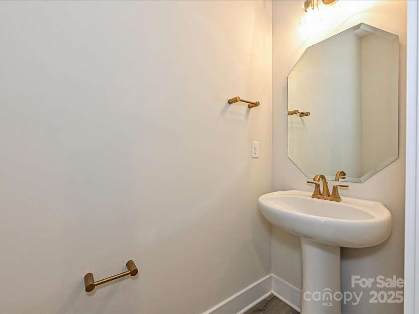 1217 34th Street, Charlotte, NC 28205.  MLS# CAR4139009, YatesRealty ID 21162. Main Floor Powder Room