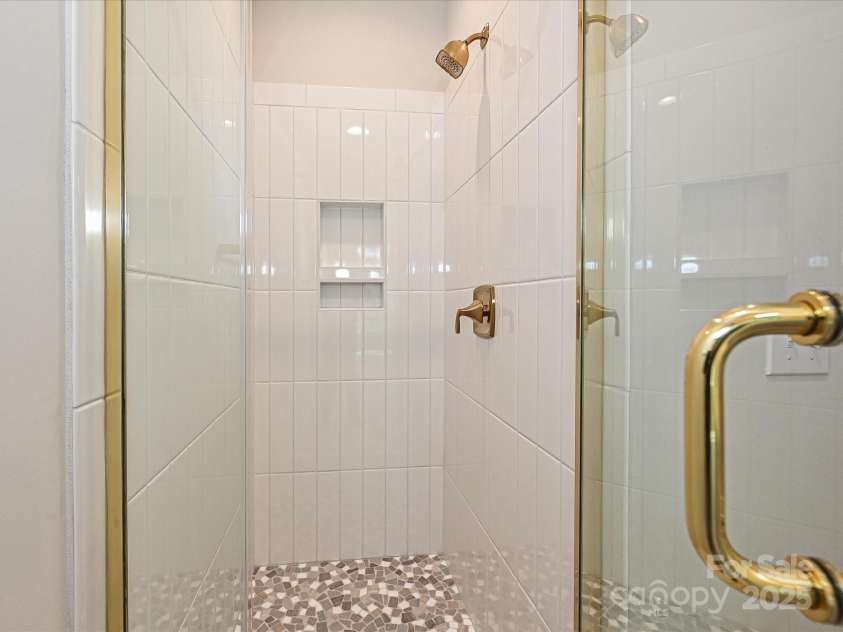 1217 34th Street, Charlotte, NC 28205.  MLS# CAR4139009, YatesRealty ID 21162. Premier Bath