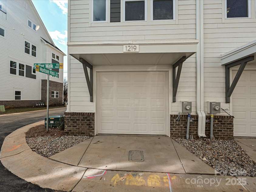 1219 34th Street, Charlotte, NC 28205.  MLS# CAR4139010, YatesRealty ID 21163. 