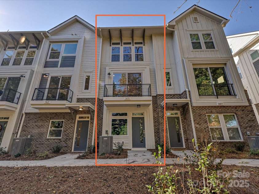 1419 Collier Walk Alley, Charlotte, NC 28205.  MLS# CAR4197769, YatesRealty ID 21164. 