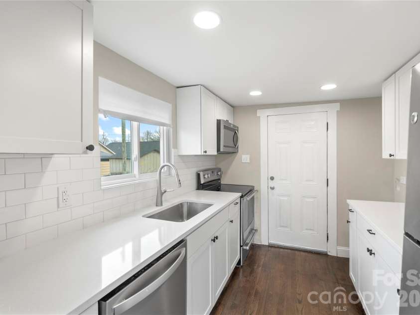419 Lige Street, Rock Hill, SC 29730.  MLS# CAR4353859, YatesRealty ID 21164. 