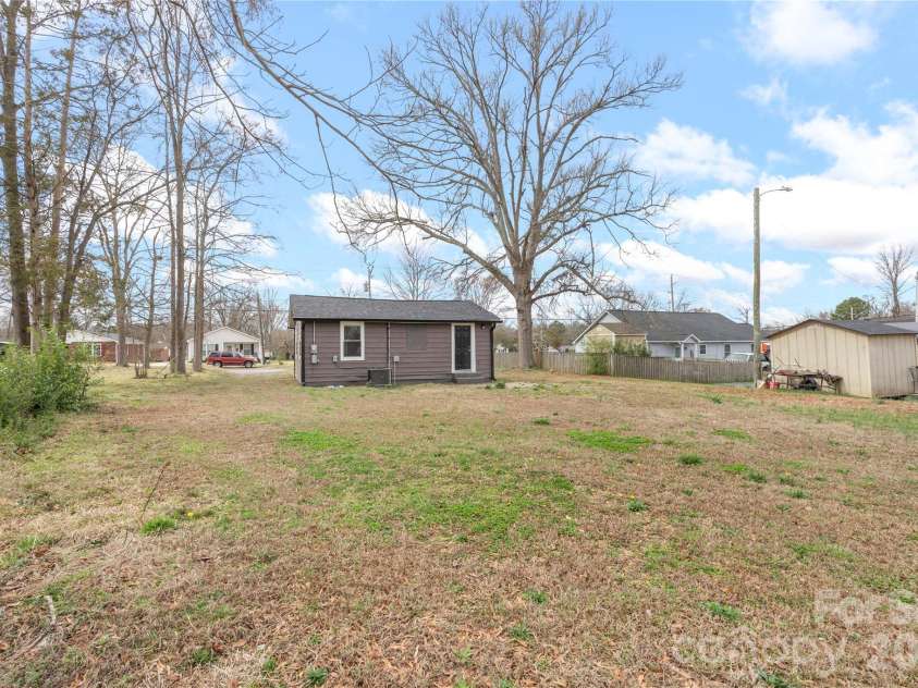 419 Lige Street, Rock Hill, SC 29730.  MLS# CAR4353859, YatesRealty ID 21164. 