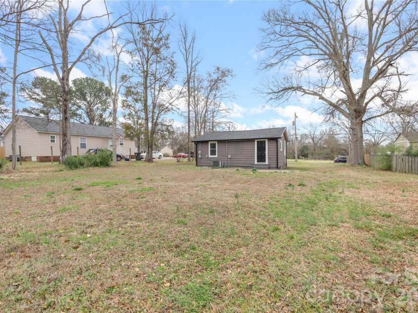 419 Lige Street, Rock Hill, SC 29730.  MLS# CAR4353859, YatesRealty ID 21164. 
