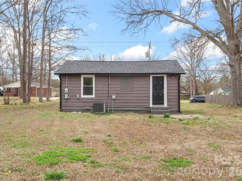 419 Lige Street, Rock Hill, SC 29730.  MLS# CAR4353859, YatesRealty ID 21164. 