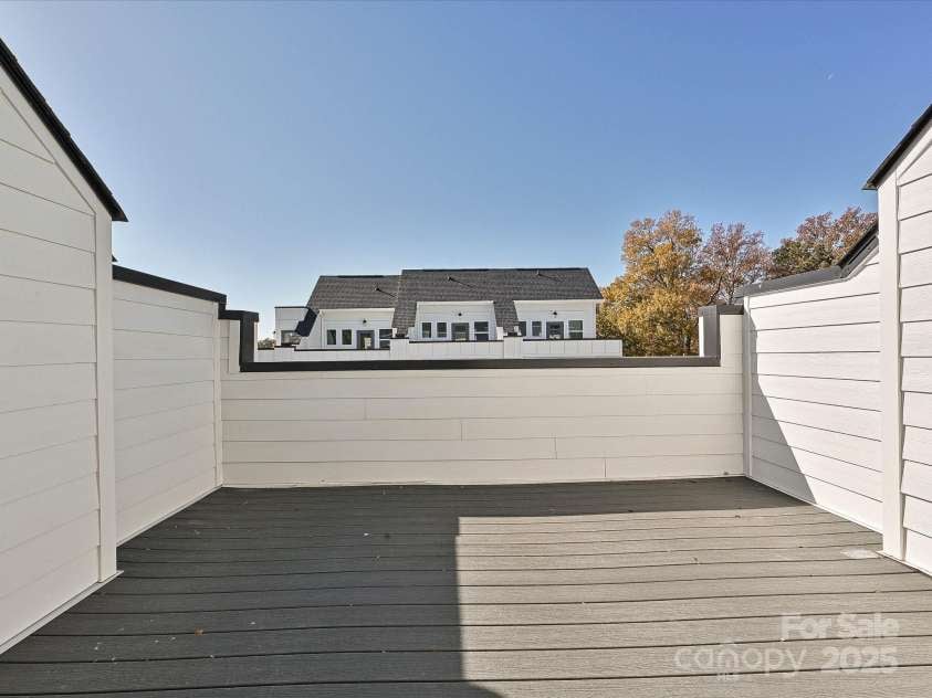 1421 Collier Walk Alley, Charlotte, NC 28205.  MLS# CAR4197775, YatesRealty ID 21165. Rooftop Terrace