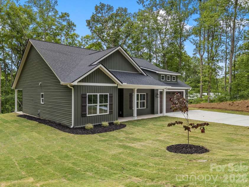 16 Forest Drive, Travelers Rest, SC 29690.  MLS# CAR4315401, YatesRealty ID 21165. 