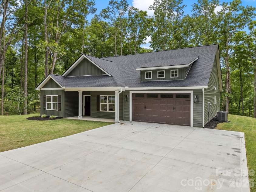 16 Forest Drive, Travelers Rest, SC 29690.  MLS# CAR4315401, YatesRealty ID 21165. 