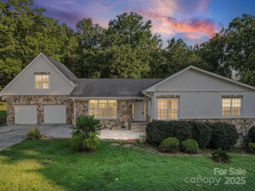 605 Allen Way, Indian Trail, NC 28079.  MLS# CAR4239096, YatesRealty ID 21166. 