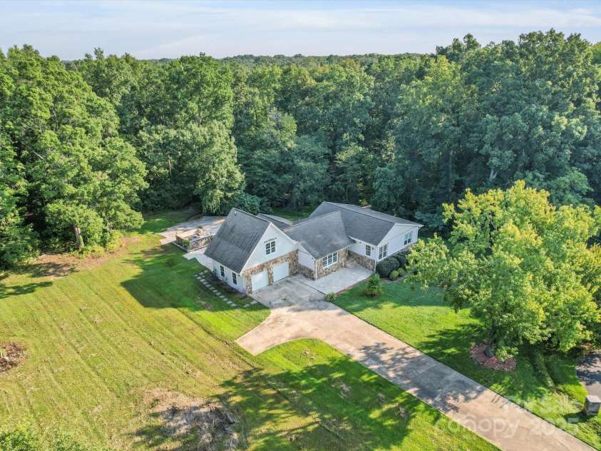 605 Allen Way, Indian Trail, NC 28079.  MLS# CAR4239096, YatesRealty ID 21166. 