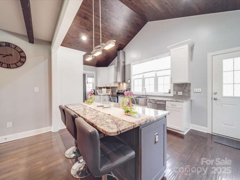 605 Allen Way, Indian Trail, NC 28079.  MLS# CAR4239096, YatesRealty ID 21166. Kitchen Island 
