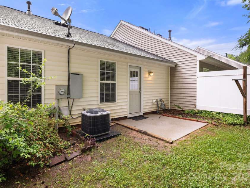 1305 Dan Drive, Rock Hill, SC 29732.  MLS# CAR4261102, YatesRealty ID 21167. 