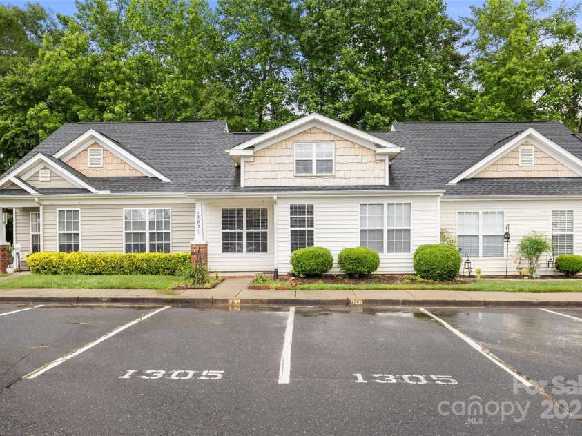 1305 Dan Drive, Rock Hill, SC 29732.  MLS# CAR4261102, YatesRealty ID 21167. 