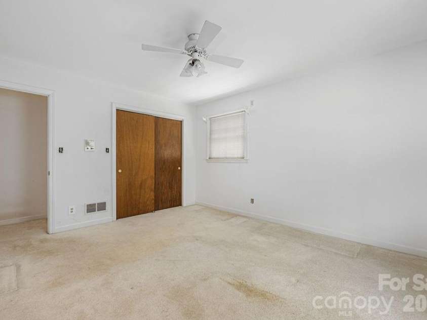 5022 Cheviot Road, Charlotte, NC 28269.  MLS# CAR4367685, YatesRealty ID 21167. 