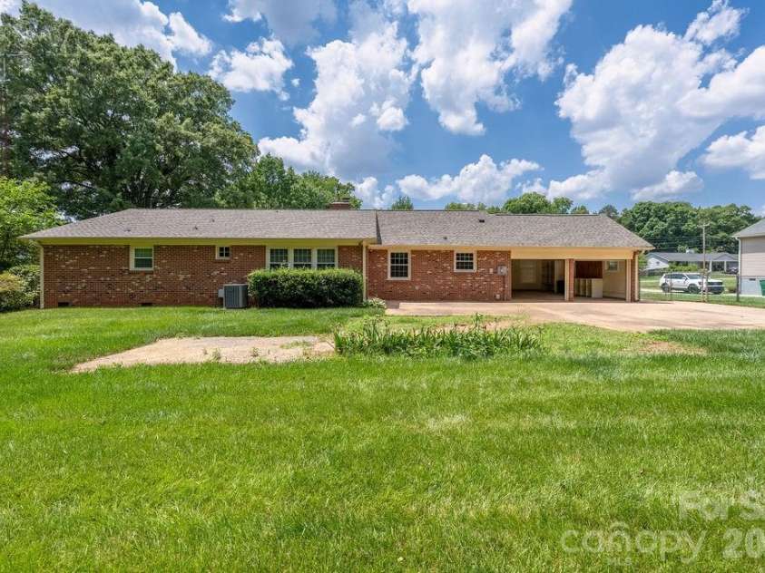 5022 Cheviot Road, Charlotte, NC 28269.  MLS# CAR4367685, YatesRealty ID 21167. 
