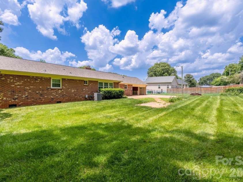 5022 Cheviot Road, Charlotte, NC 28269.  MLS# CAR4410172, YatesRealty ID 21167. 