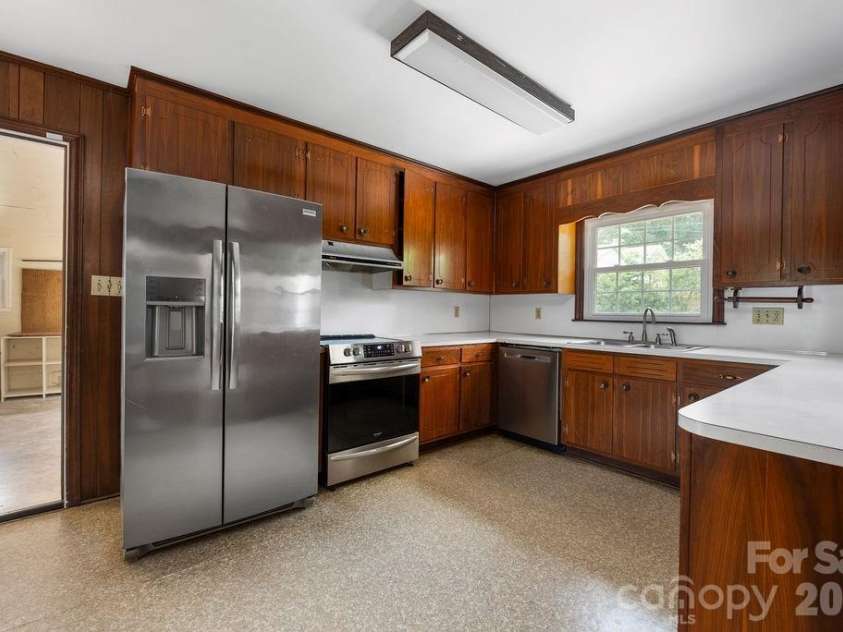 5022 Cheviot Road, Charlotte, NC 28269.  MLS# CAR4410172, YatesRealty ID 21167. 