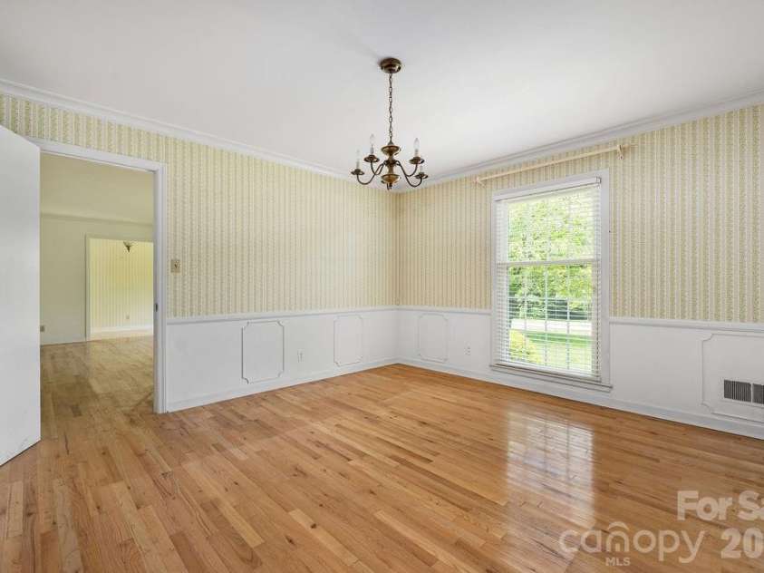 5022 Cheviot Road, Charlotte, NC 28269.  MLS# CAR4410172, YatesRealty ID 21167. 