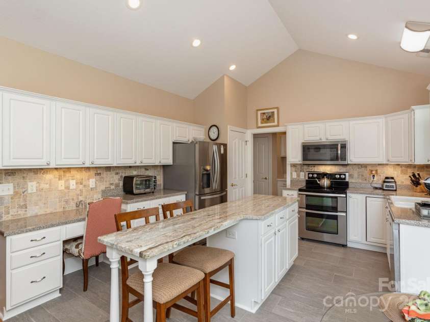 109 Trumpet Lane, Asheville, NC 28803.  MLS# CAR4141023, YatesRealty ID 21168. 