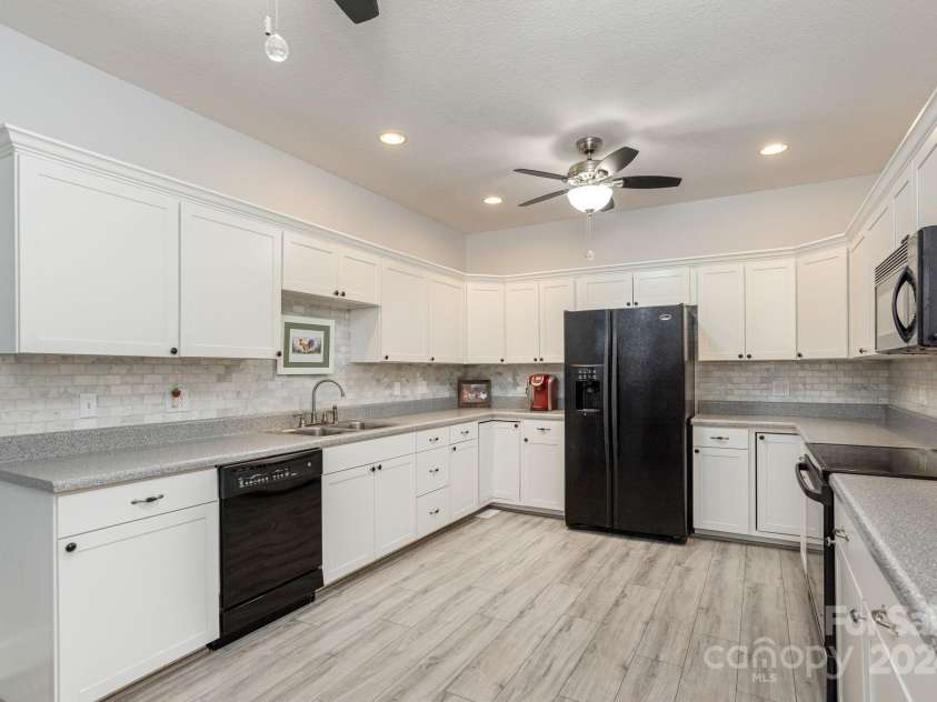 109 Trumpet Lane, Asheville, NC 28803.  MLS# CAR4141023, YatesRealty ID 21168. Full Kitchen-Lower Level