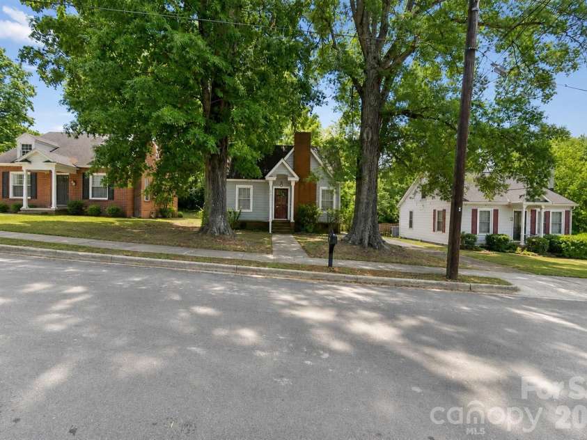 442 Spring Street, Albemarle, NC 28001.  MLS# CAR4379168, YatesRealty ID 21168. 