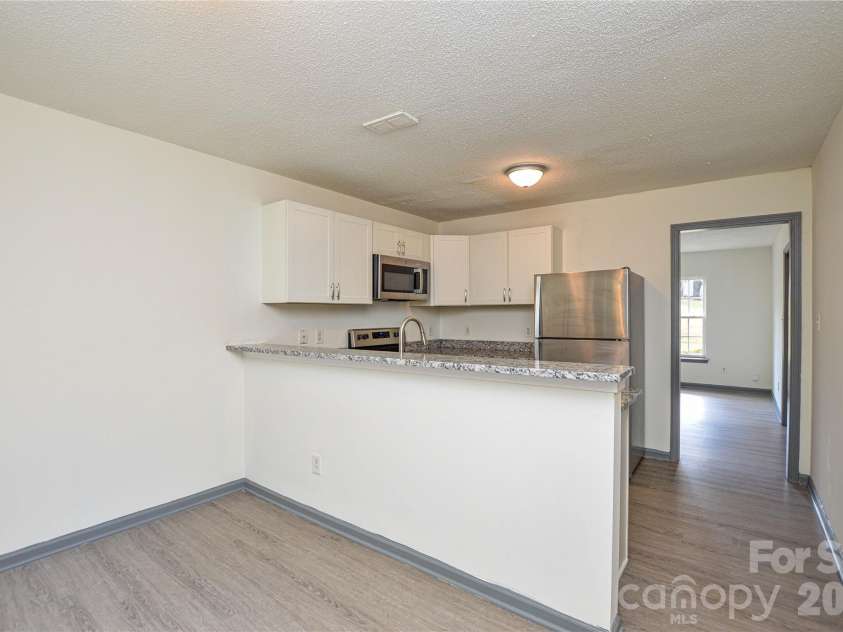 1009 Karendale Avenue, Charlotte, NC 28208.  MLS# CAR4373484, YatesRealty ID 21169. 