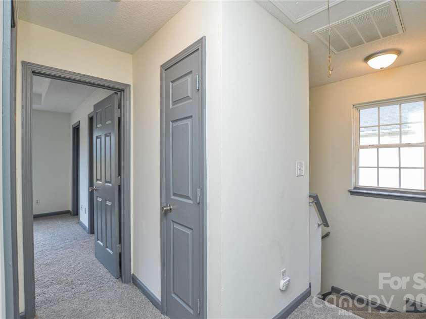 1009 Karendale Avenue, Charlotte, NC 28208.  MLS# CAR4373484, YatesRealty ID 21169. 