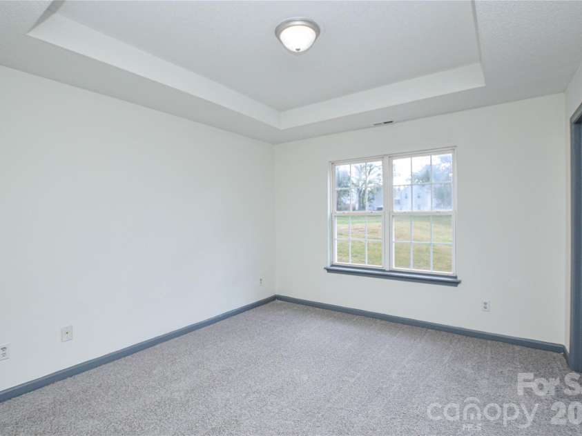 1009 Karendale Avenue, Charlotte, NC 28208.  MLS# CAR4373484, YatesRealty ID 21169. 