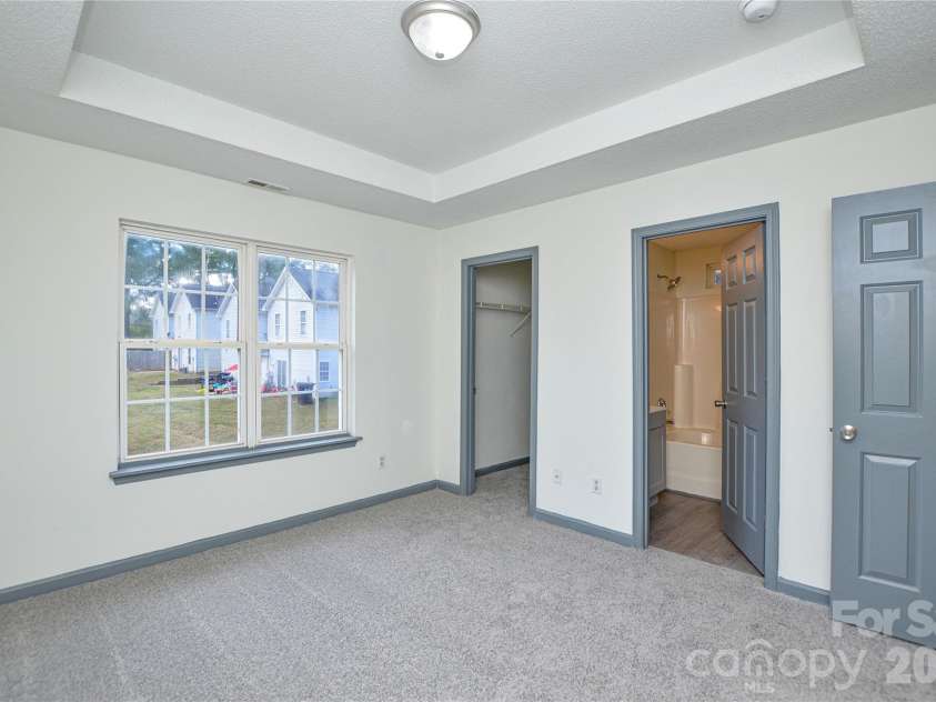 1009 Karendale Avenue, Charlotte, NC 28208.  MLS# CAR4373484, YatesRealty ID 21169. 