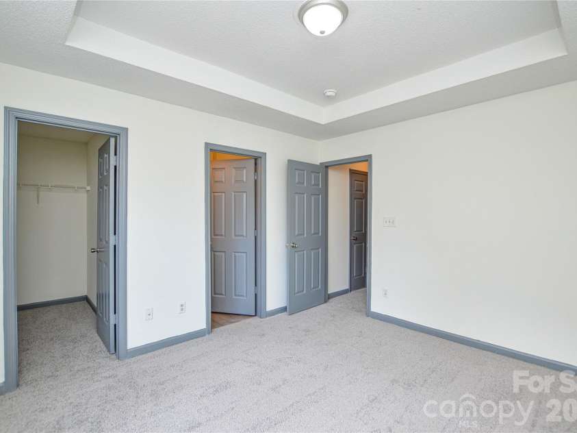 1009 Karendale Avenue, Charlotte, NC 28208.  MLS# CAR4373484, YatesRealty ID 21169. 