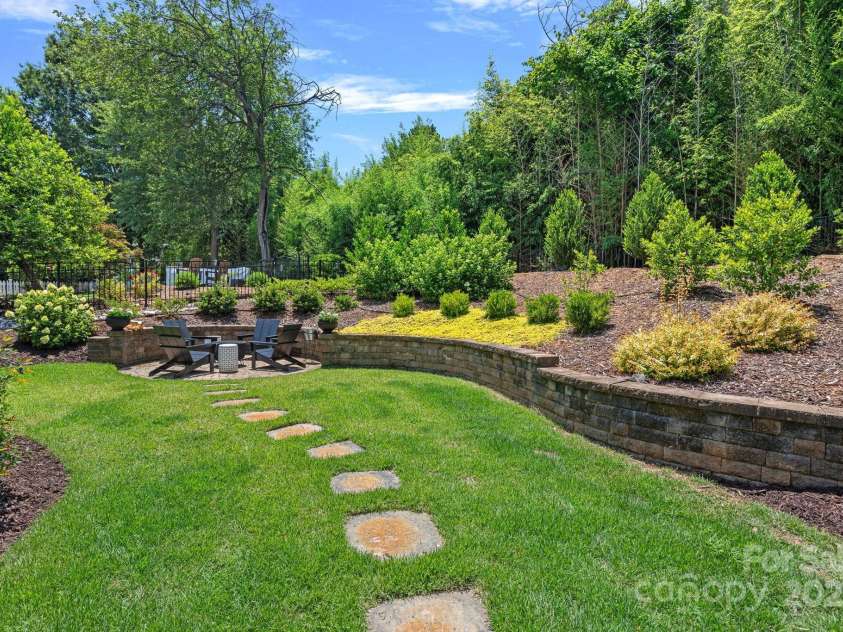 202 Caldwell Lane, Davidson, NC 28036.  MLS# CAR4269937, YatesRealty ID 21169. Enjoy the peacefulness