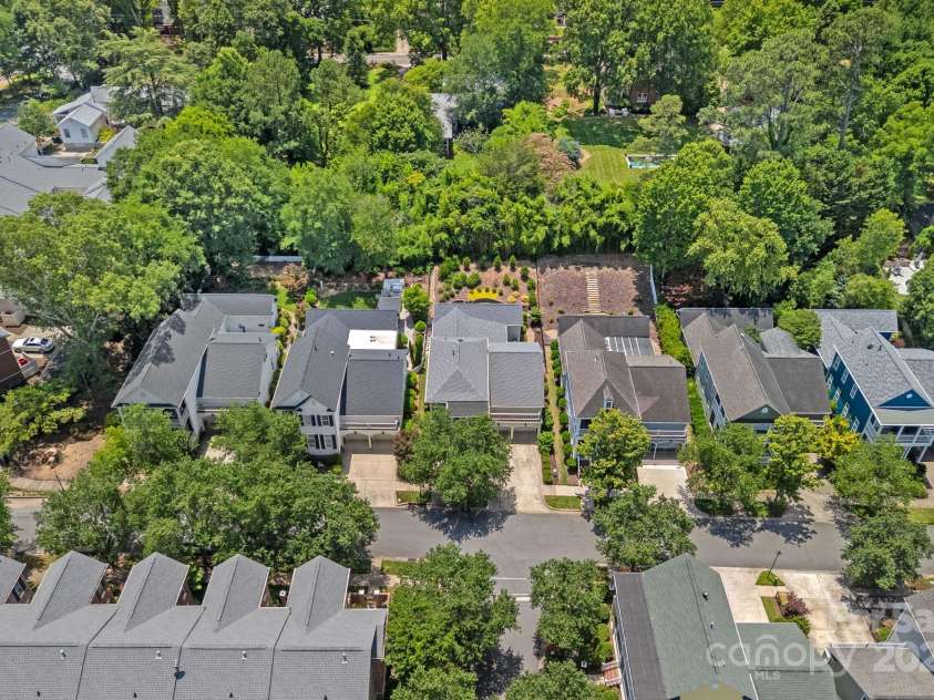 202 Caldwell Lane, Davidson, NC 28036.  MLS# CAR4269937, YatesRealty ID 21169. Overhead view of Caldwell Ln