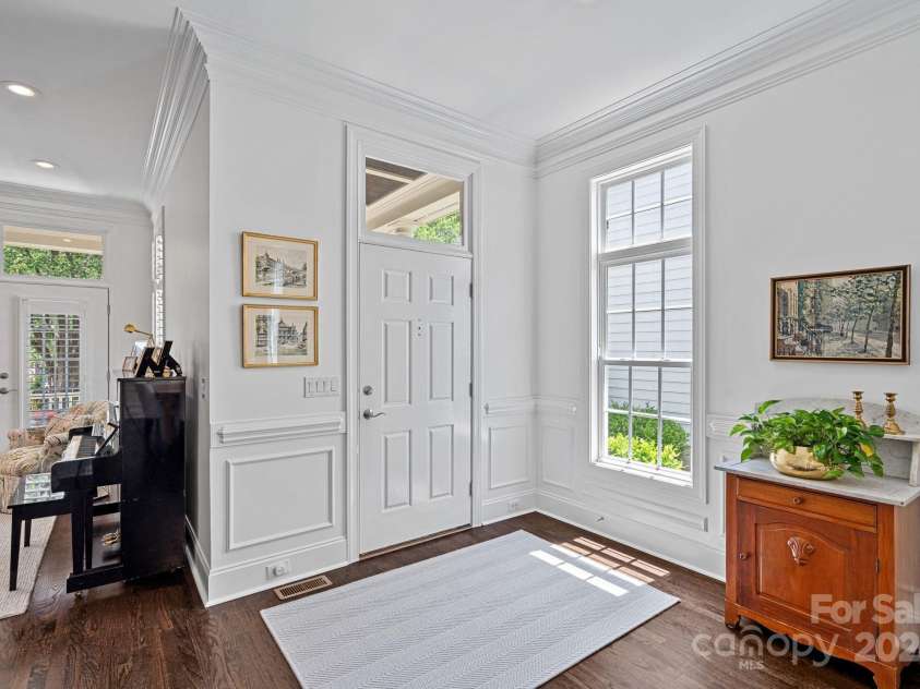 202 Caldwell Lane, Davidson, NC 28036.  MLS# CAR4269937, YatesRealty ID 21169. Step inside and take in the natural light