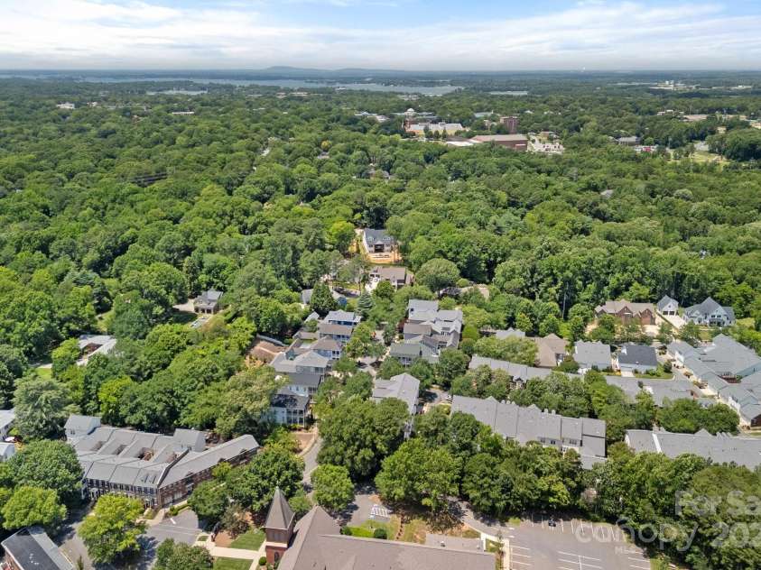 202 Caldwell Lane, Davidson, NC 28036.  MLS# CAR4269937, YatesRealty ID 21169. Walkable to all that downtown Davidson has to offer