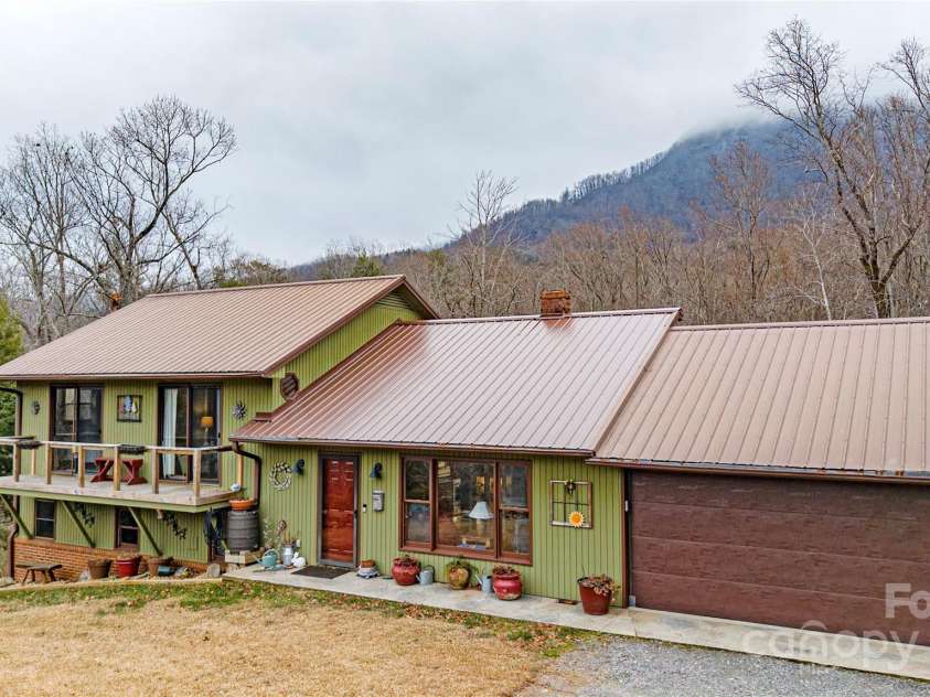 9374 Holbert Cove Road, Saluda, NC 28773.  MLS# CAR4227535, YatesRealty ID 2117. 9374 Holbert Cove Rd